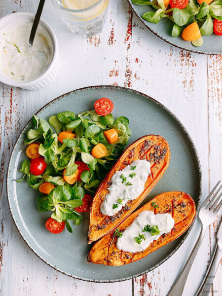 Easy Baked Sweet Potatoes with Yogurt Sauce – Healthy, Light, & Creamy🍠