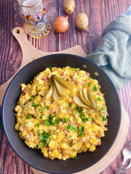 Berlin-style stir-fried potatoes, bacon, and eggs – Hoppel Poppel