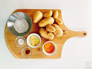 German-style potato dumplings – Kartofelknödel ingredients