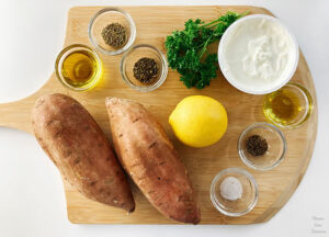 Easy Baked Sweet Potatoes with Yogurt Sauce – Healthy, Light, & Creamy🍠 ingredients