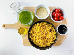 Chilled Tomato and Olive Pasta with Pesto 🇮🇹 ingredients