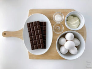 Mousse au Chocolat: Easy French Chocolate Mousse ingredients