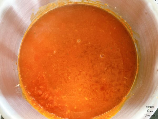 Solyanka onion tomato puree beef bouillon soup