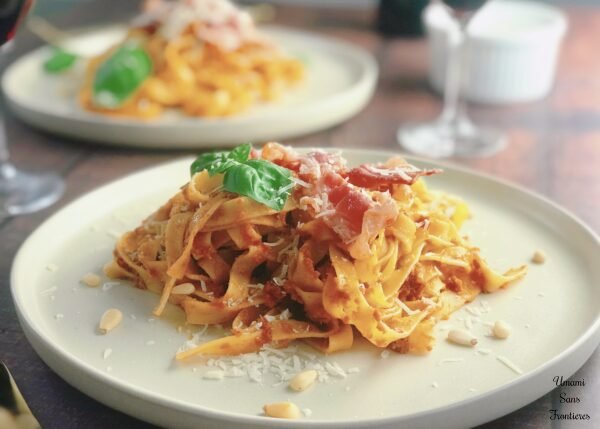 Bacon and pesto rosso pasta