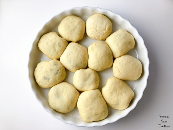 Buchteln - dough sealed in the baking dish