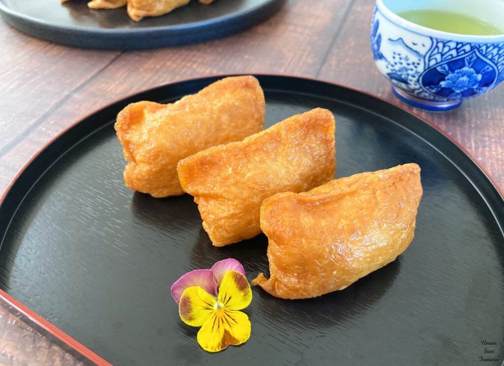3 pieces of Inari Sushi flower Green tea
