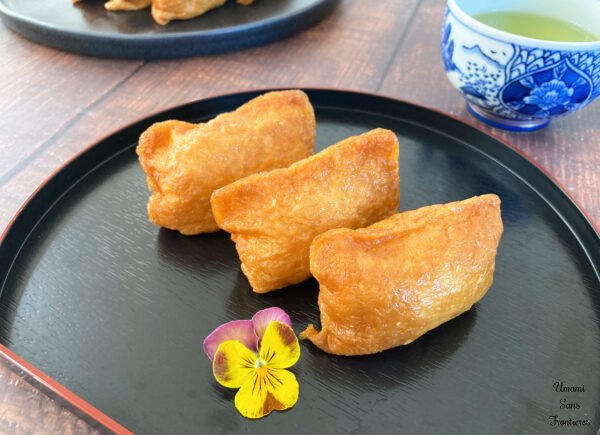 3 pieces of Inari Sushi flower Green tea