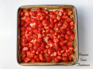 Spread strawberry on the vanilla cream