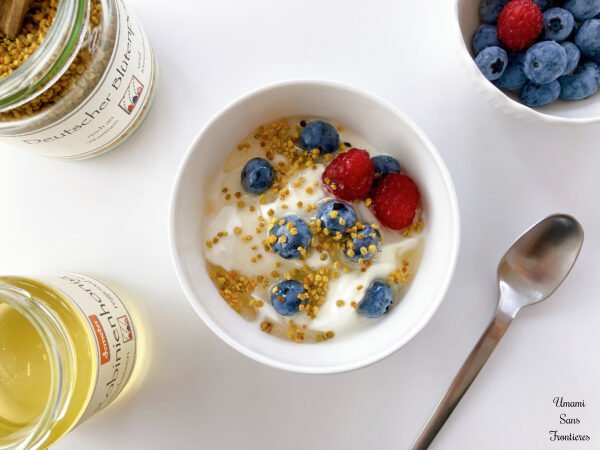 Yogurt blueberries honey bee pollen 