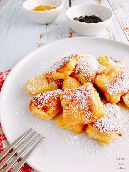 Kaiserschmarrn fork powder sugar