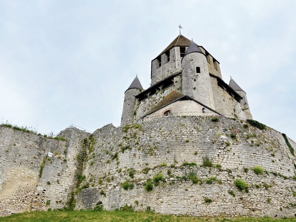 Tour Cesar Provins