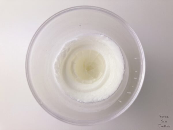 white eggs meringue 