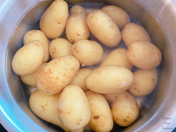 pomme de terre in water