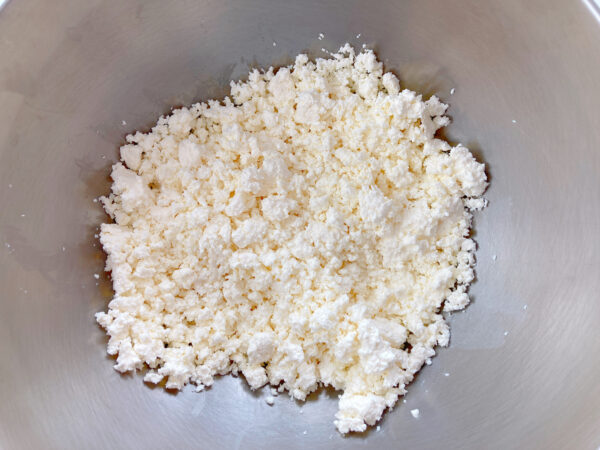 Crumbled cheese