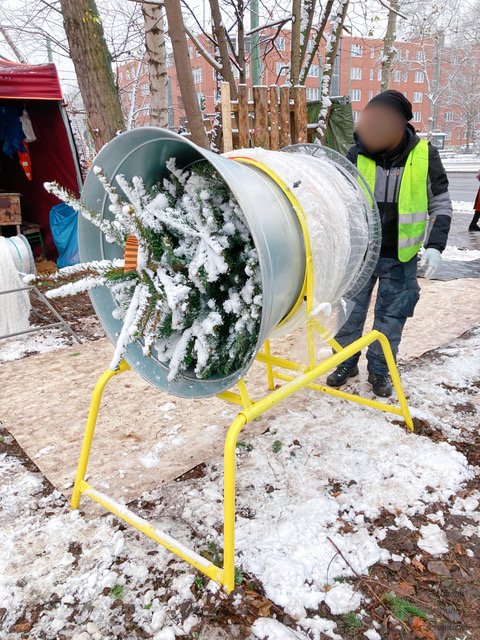 Christmas tree machine 02