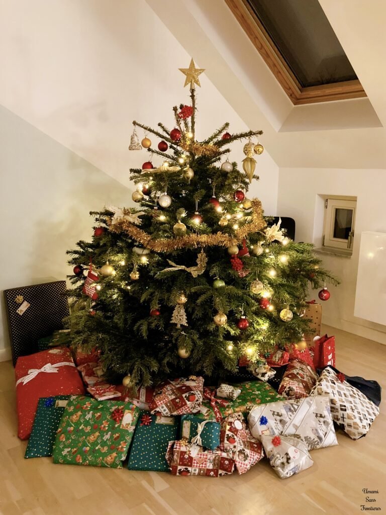 Christmas tree with gifts