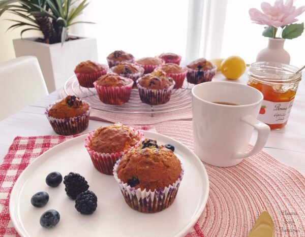 🧁 Moist Banana Muffins (Not Too Sweet) – Two Flavor Variations