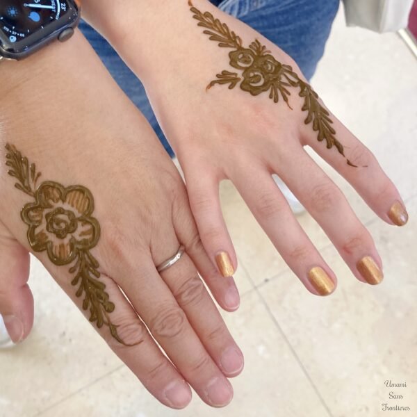 Hena at mosque