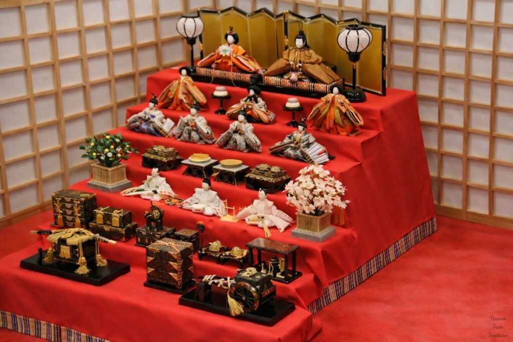 hinama dolls display