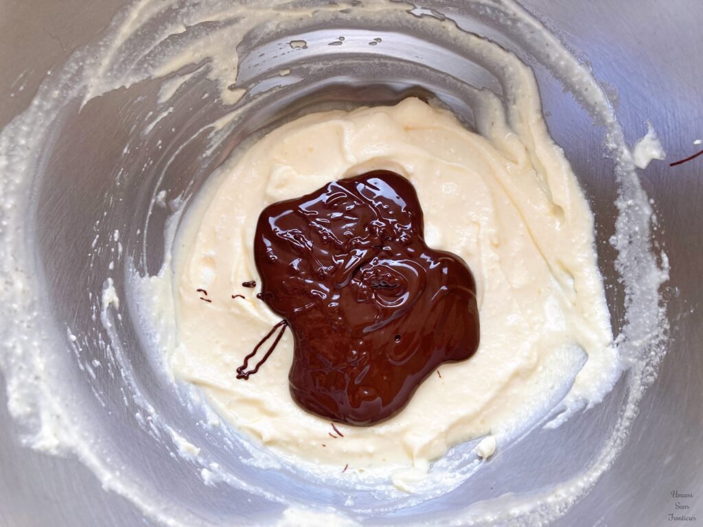 melted chocolate added into mascarpone cream