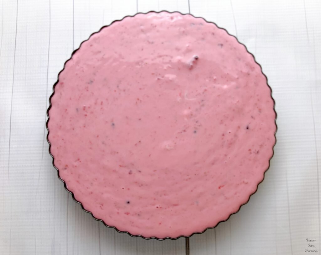 berry cream cheese on the buscuit tart