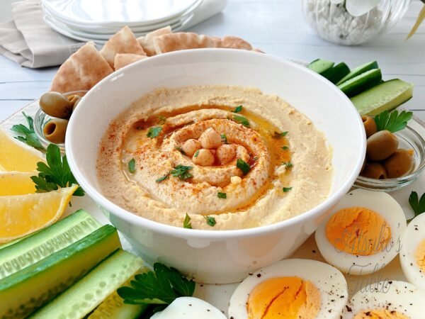Easy Homemade Hummus with Canned Chickpeas