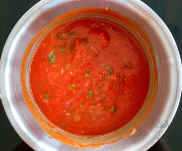 tomato puree basil