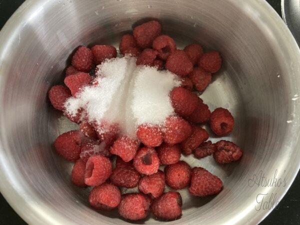 raspberries sugar lemon juice