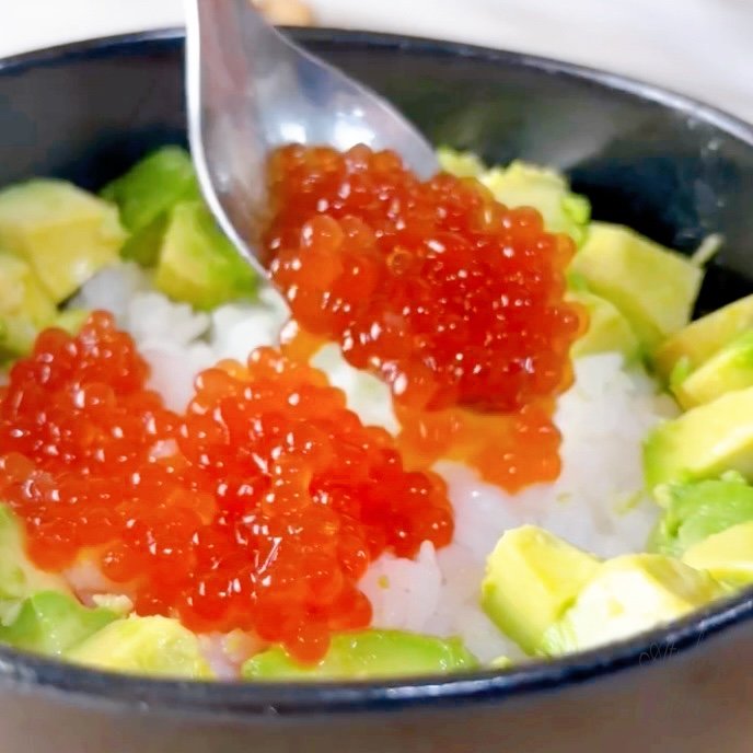 rice avocado salmon roe